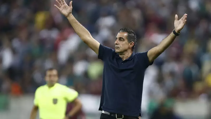 Insatisfação de Textor com Paiva: O início do conflito no clássico Botafogo x Flamengo