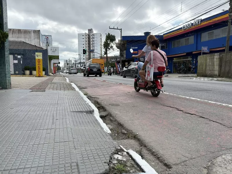Itajaí agora pode multar e até leiloar bikes e ciclomotores irregulares — entenda a nova lei
