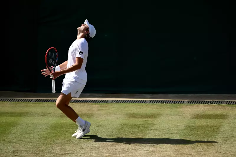 João Fonseca é eliminado em Wimbledon em jogo com clima de Libertadores