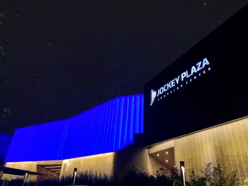 Jockey Plaza Shopping ilumina fachada em apoio ao combate ao tráfico humano — veja as cores!