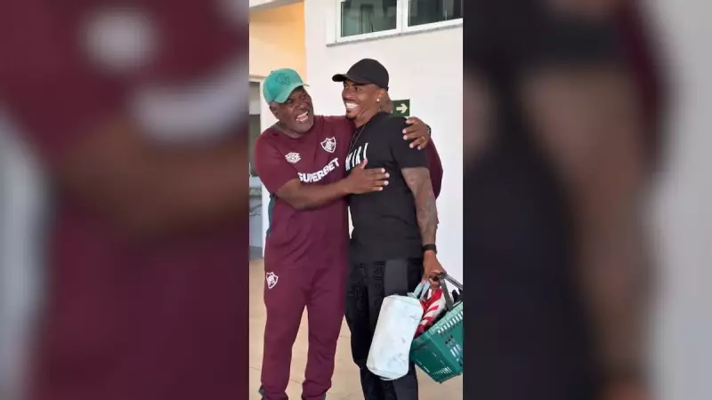 John Kennedy volta ao Fluminense após aventura no México: saiba como foi a negociação