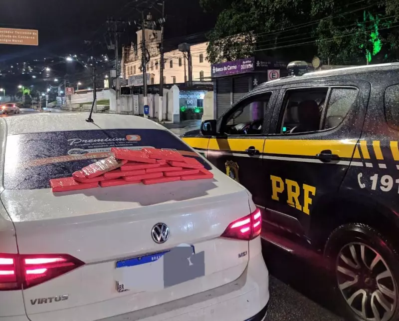 Jovem é preso com mais de 16 kg de cocaína na Rio-Santos, em Angra dos Reis