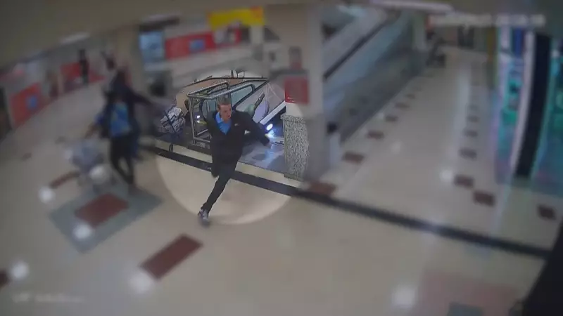 Jovem é vítima de "mata-leão" após furto em supermercado de Curitiba; acusado é preso