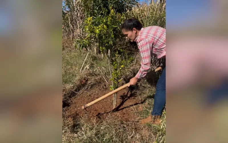 Jovem filha de agricultores viraliza ao mostrar rotina no sítio — e a internet se encanta!