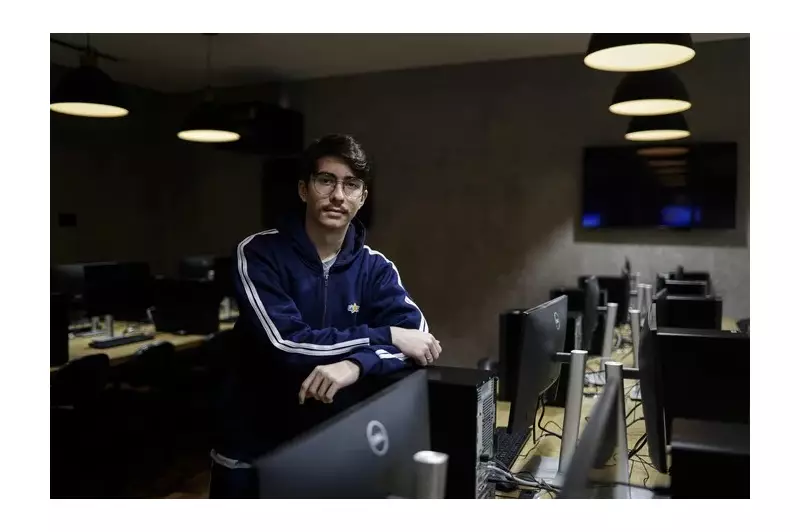 Jovem gaúcho de 18 anos brilha em competição global de IA na China após começar a programar aos 12