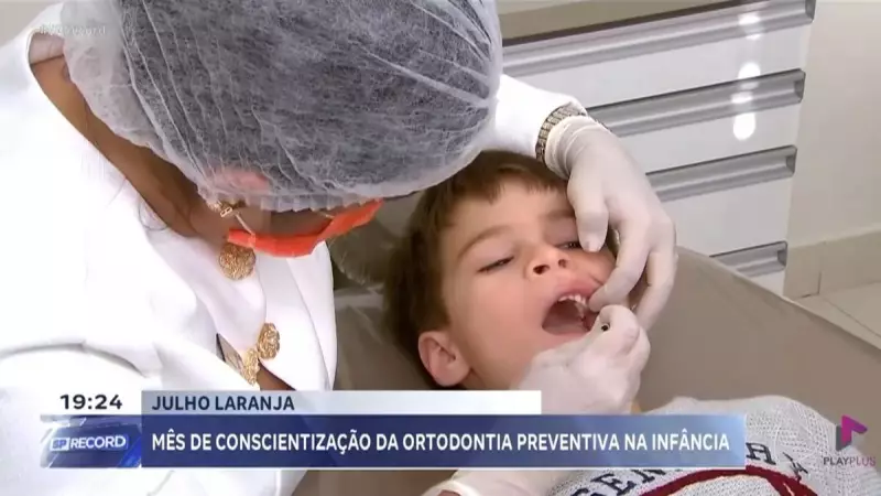 Julho Laranja: Por que cuidar dos dentes das crianças desde cedo pode evitar problemas no futuro?