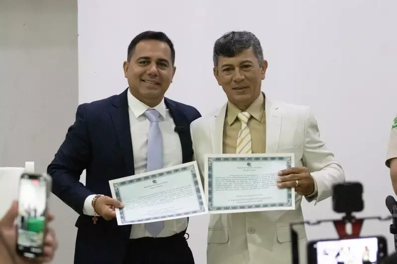 Justiça cassa mandato de prefeito e vice de Iguatu, mas gestores permanecem no cargo durante recurso