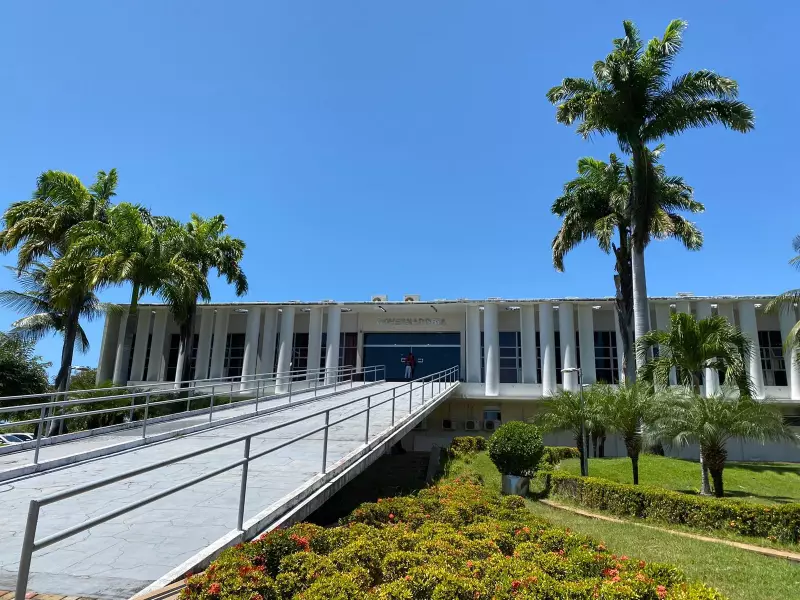 Justiça declara inconstitucional lei que reserva vagas para travestis e trans em empresas com incentivos fiscais no RN