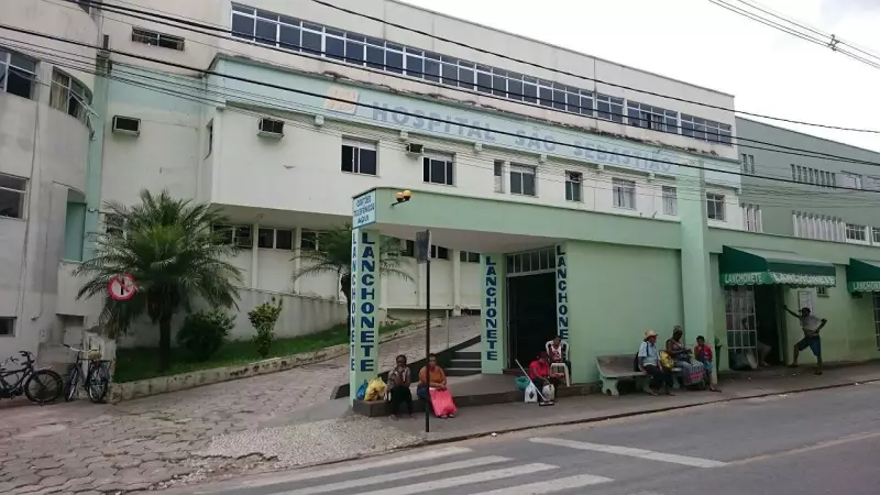 Justiça proíbe plantões simultâneos que rendiam até R$ 40 mil por mês a médicos em MG
