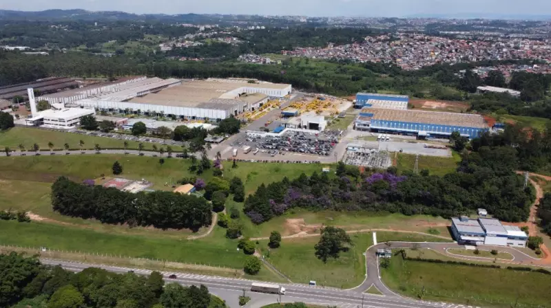 Komatsu anuncia investimento de R$ 1 bilhão no Brasil: veja os detalhes