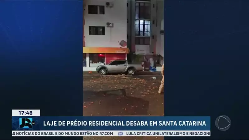 Laje de prédio desaba e alaga carro com centenas de litros de água em Santa Catarina