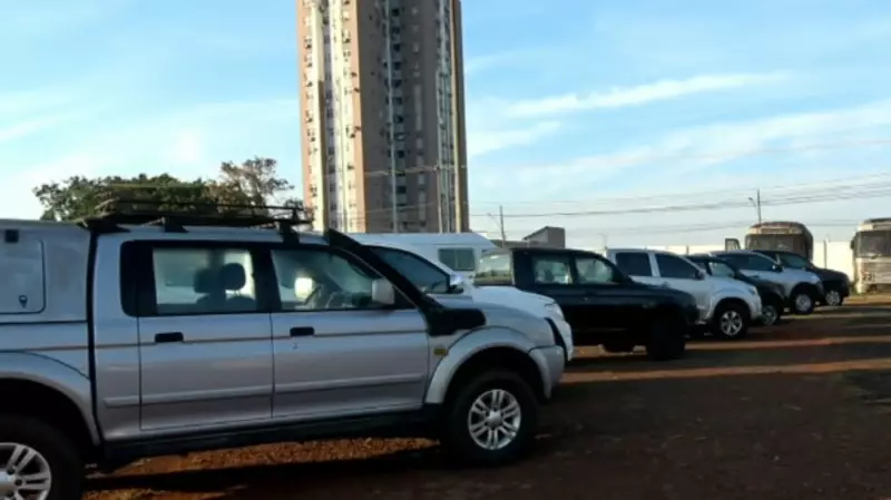 Leilão da PF em Foz do Iguaçu: carros de luxo e sucatas a preços imperdíveis!