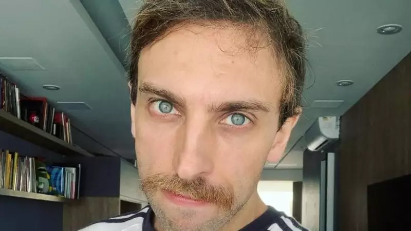 Leo Lins faz piadas com minorias em show após condenação e lacra celulares