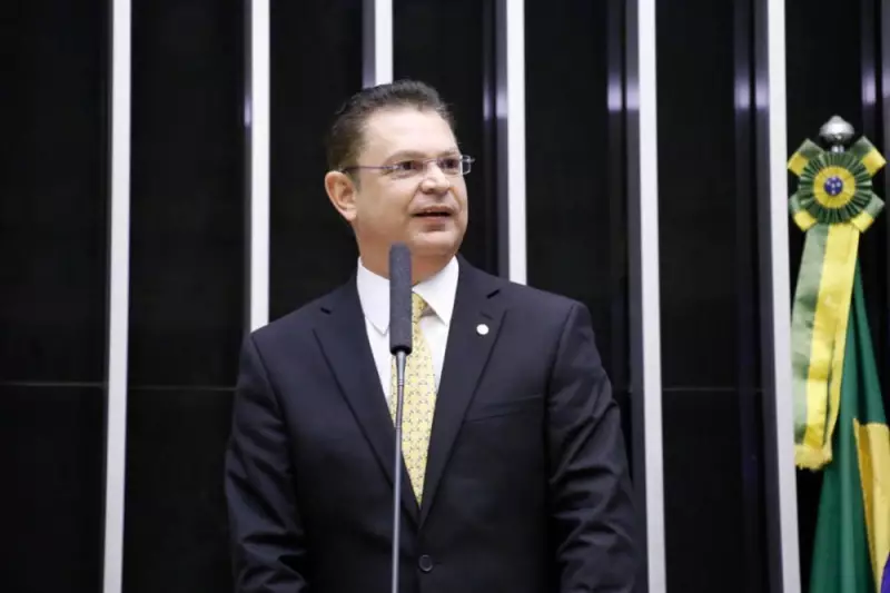Líder bolsonarista acusa governo Lula de "tirar a máscara" em discurso inflamado na Câmara