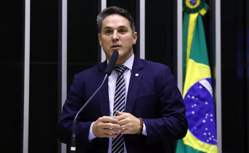Líder da oposição acusa PT de usar dinheiro público para disseminar discurso de ódio
