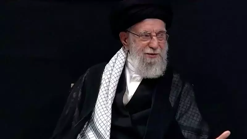 Líder supremo do Irã, aiatolá Ali Khamenei, reaparece em cerimônia após semanas sem aparecer publicamente