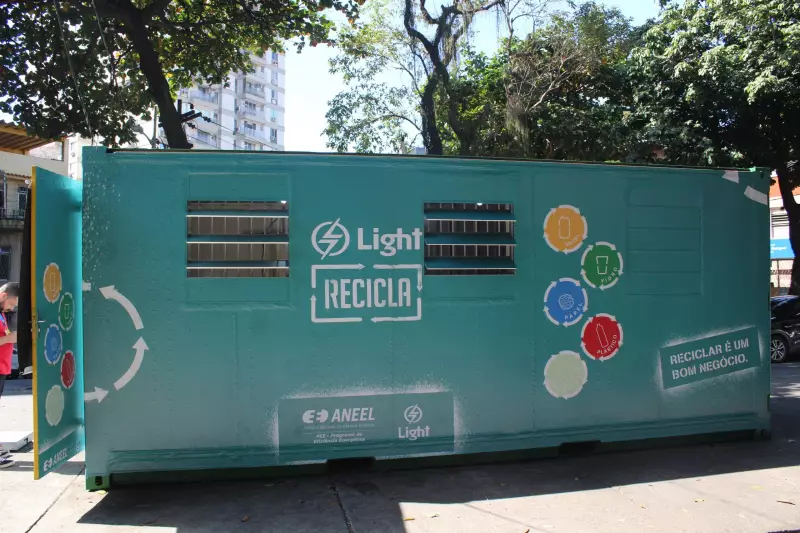 Light inaugura ponto de reciclagem na Zona Norte do Rio: resíduos viram desconto na conta de luz
