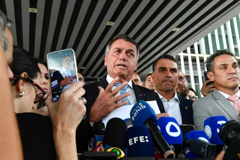 Lindbergh Farias pede inclusão de Flávio e Jair Bolsonaro em inquérito por obstrução de justiça