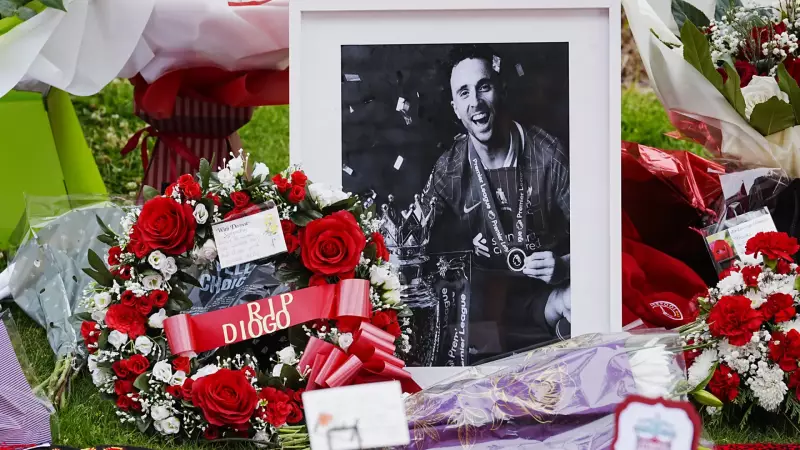 Liverpool presta emocionante tributo a Diogo Jota com memorial em Anfield