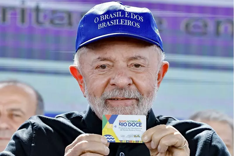 Lula acusa Bolsonaro de enviar filho aos EUA para pressionar Trump com ameaças tarifárias