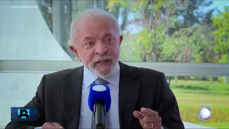 Lula critica tarifa de 50% imposta pelos EUA ao Brasil e promete resposta
