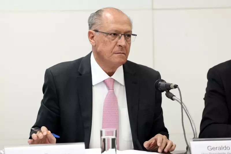 Lula defende diálogo sem viés ideológico com EUA: 'Não pode virar palanque político', diz Alckmin