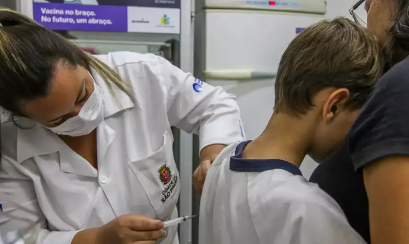 Lula sanciona lei histórica para combater HPV no Brasil: vacinação em foco!