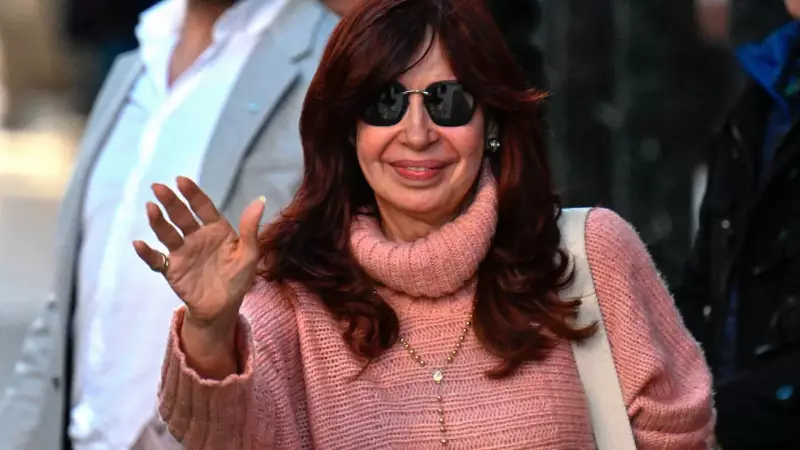 Lula visita Cristina Kirchner em prisão domiciliar em Buenos Aires: encontro político marcante