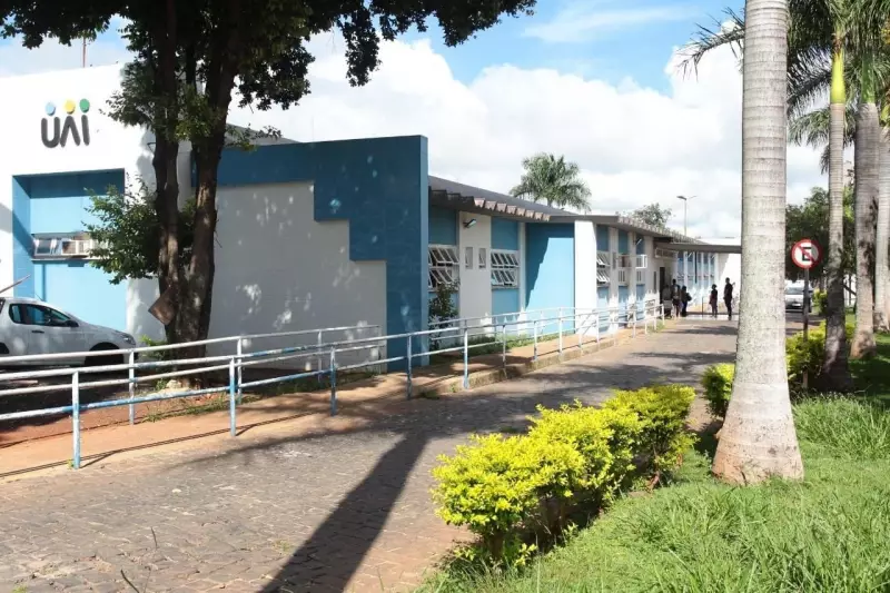 Mãe com filho no colo é agredida pelo ex e pede socorro a policiais em Uberlândia