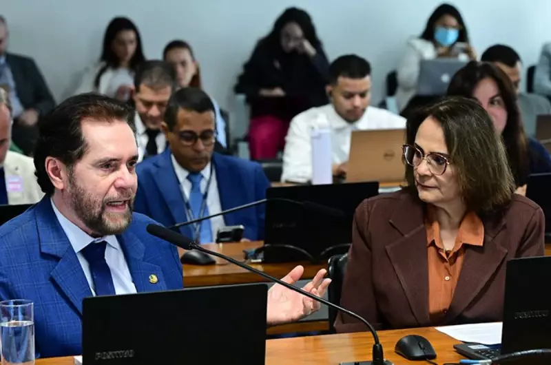 Mamografia no SUS: Propostas para reduzir idade mínima avançam na Câmara