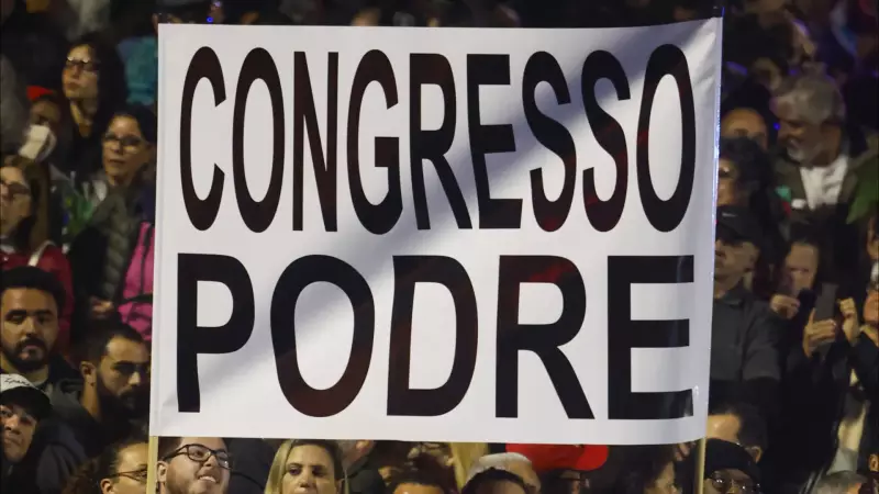Manifestação pressiona Congresso e critica Bolsonaro, Tarcísio e Trump