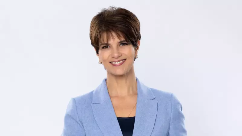 Mariana Godoy assume o comando do Jornal da Record com estilo e credibilidade
