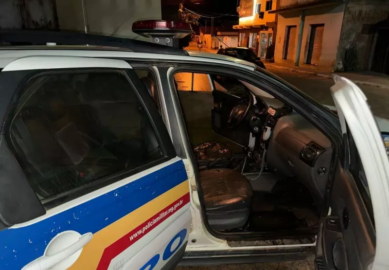 Marido enfurecido incendeia viatura da PM enquanto mulher registrava boletim de agressão em Minas Gerais