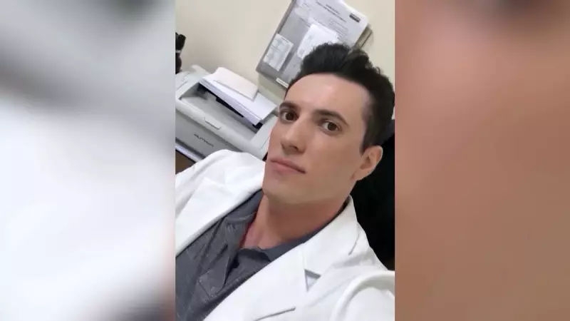 Médico é acusado de envenenar esposa e acessar contas bancárias após o crime