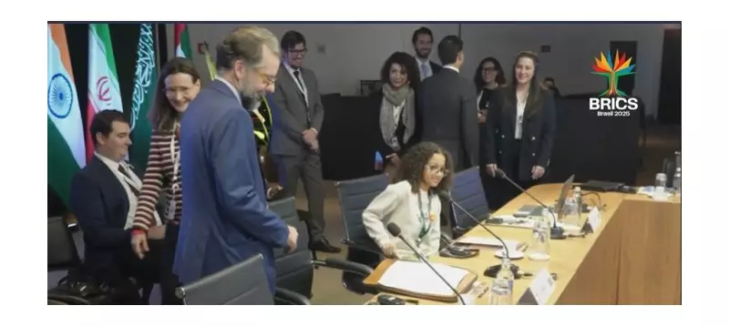 Menina de 10 anos apaixonada por geopolítica visita preparativos da Cúpula do BRICS no Rio