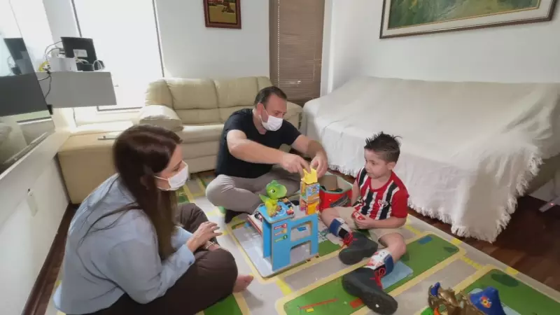 Menino com doença rara precisa de ajuda para tratamento milionário — campanha mobiliza corações