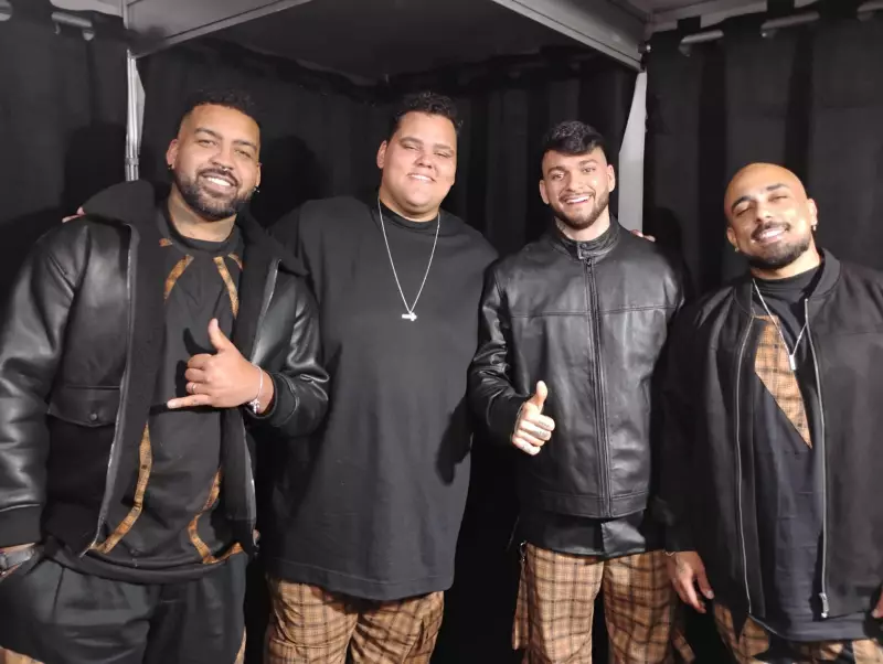 Menos é Mais supera sertanejo e lidera ranking de músicas mais ouvidas no streaming em 2025
