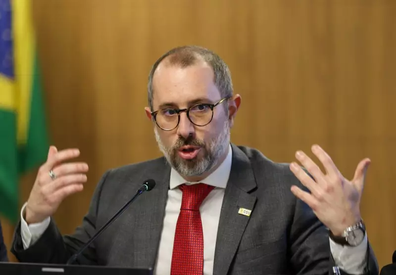 Ministro da CGU classifica sanções a Moraes como 'intimidação inaceitável' — entenda o caso