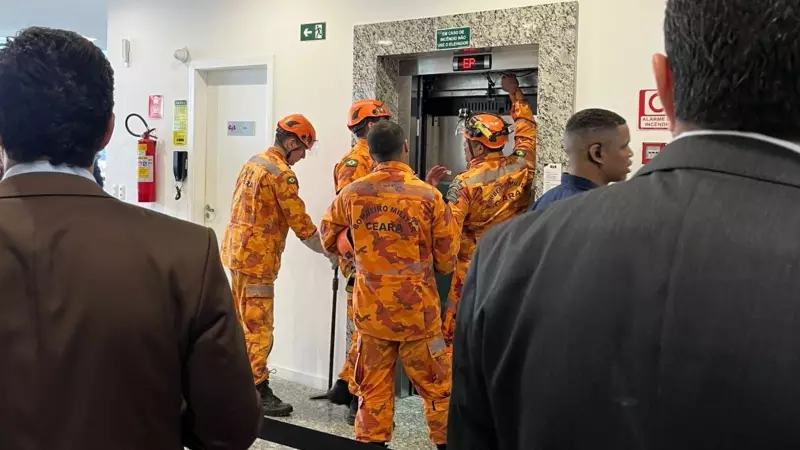Ministro do STF fica preso em elevador durante evento em Fortaleza — veja o que aconteceu