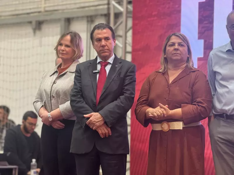 Ministro do Trabalho cobra salários melhores em feira de emprego no interior de SP