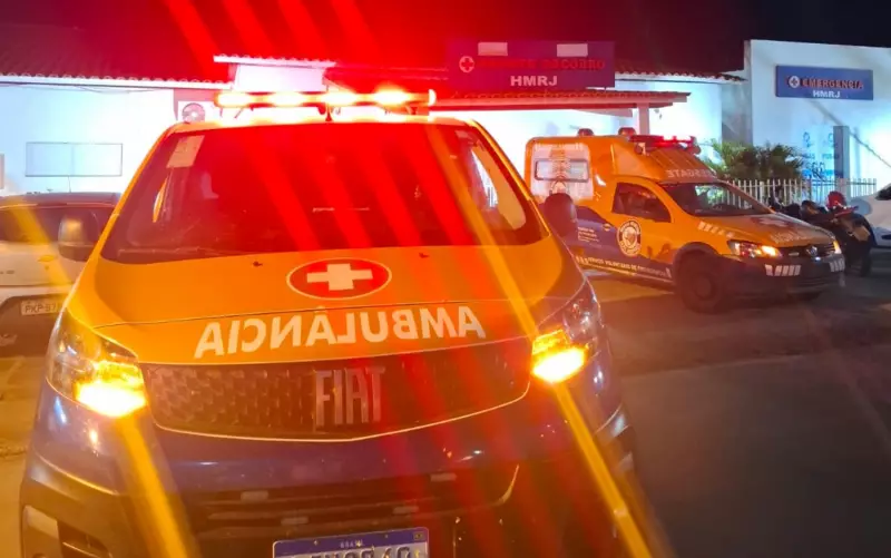 Mochila prende em roda de moto e causa queda com três crianças na Bahia; veja detalhes