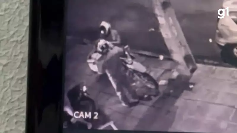 Motoboy é assaltado na PB: bandidos levam até lanche de cliente em ação bizarra