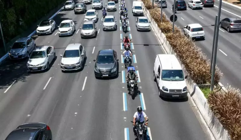 Motofaixas em Florianópolis: Projeto pode revolucionar o trânsito na capital catarinense