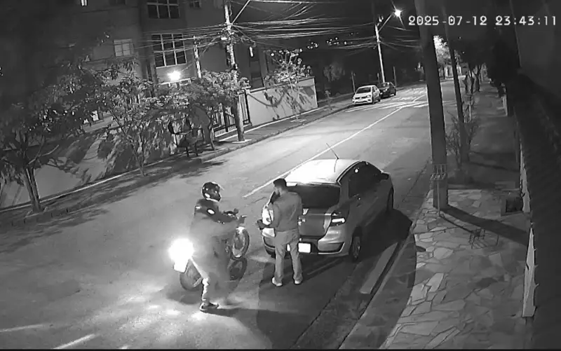 Motorista de aplicativo é rendido e tem carro roubado por dupla armada em Poços de Caldas, MG