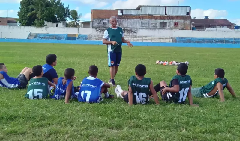 Motorista e árbitro de futebol larga carreira para fundar ONG que transforma vidas de crianças no interior de PE