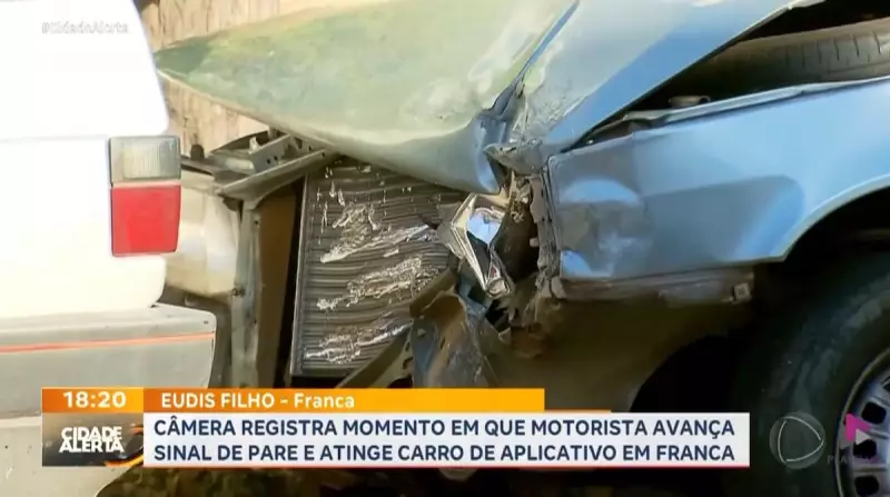 Motorista ignora sinal de pare e colisão violenta envolve carro de aplicativo em Franca, SP