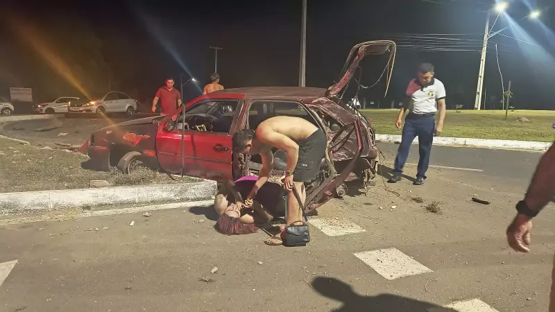 Motorista sem carteira causa acidente em rotatória de Santarém — veja o que aconteceu