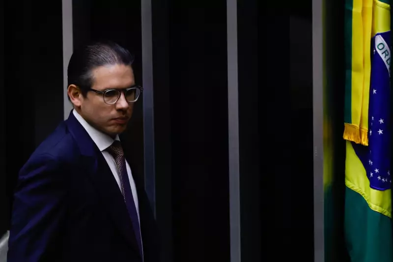 Motta defende diplomacia, mas alerta: "Não podemos ser ingênuos diante de medidas como o tarifaço de Trump"