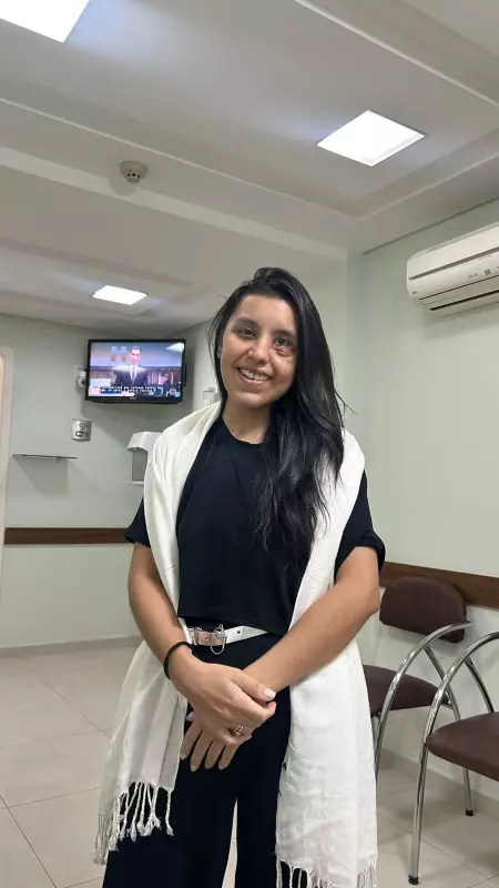 Mulher descobre câncer raro após médicos tratarem como sinusite por um ano: 'Não quiseram pegar o caso'