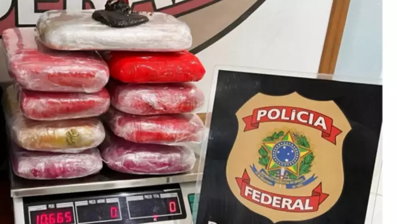 Mulher é presa com drogas escondidas na mala durante viagem de barco no Amazonas